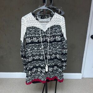 Black and White Patterned Women's Top
